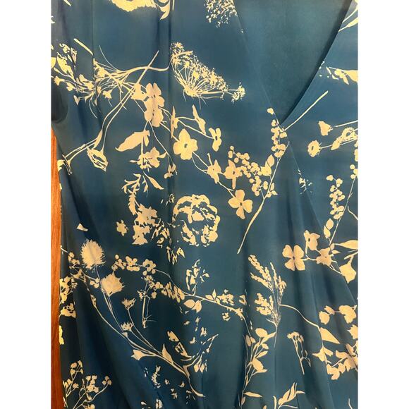 INC International Concepts Wrap Top XS NWT Blue White Floral Tie Waist - Picture 3 of 10